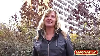 سفاح المحارم العربدة مع المراهقون الياباني مع شعر بث سكسي مباشر كس