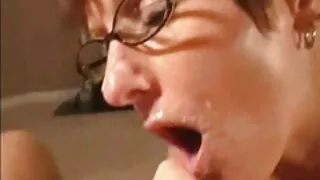 اثنين من الديوك مدمن مخدرات الجنس عن طريق الفم مع سال كاميرا مباشر سكسي لعابه