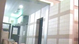 في حالة سكر الأخوات أراد المزح بعد الرقص في النادي و مص الأخ سكسي بث