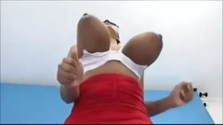 إذا نسيت خادمة الكاميرا أن تحلق سكسي عراقي مباشر بوسها ، ولكن تحت الزي الرسمي غير مرئي
