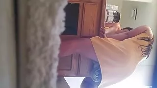 زوجة مارس الجنس من قبل رجل أسود بينما كان الزوج في حالة سكر ينام على كرسي على سكسي فيديو مباشر سطح السفينة